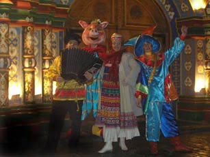 Фольклорные игры на праздник, русские песни, частушки, танцы, баянист, балалаечник, солисты, скоморохи, ростовые куклы Фольклорные игры на праздник, русские песни, частушки, танцы, баянист, балалаечник, солисты, скоморохи, ростовые куклы