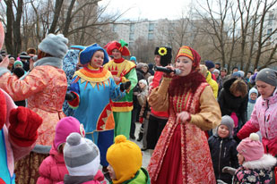 Массовая игровая программа на Масленицу. Фольклорный ансамбль на Масленицу.