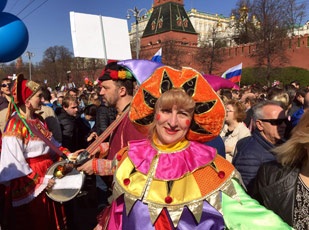 Проведение массовых праздников. Городские праздники и мероприятия. Народные гулянья. Фольклорный коллектив и скоморохи на праздник..