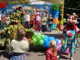 Массовая программа, Проведение праздничной программы Рождество. Городской праздник, День Защиты Детей, День города, скоморохи, ростовые куклы, клоуны, шоу-группа Лукоморье.